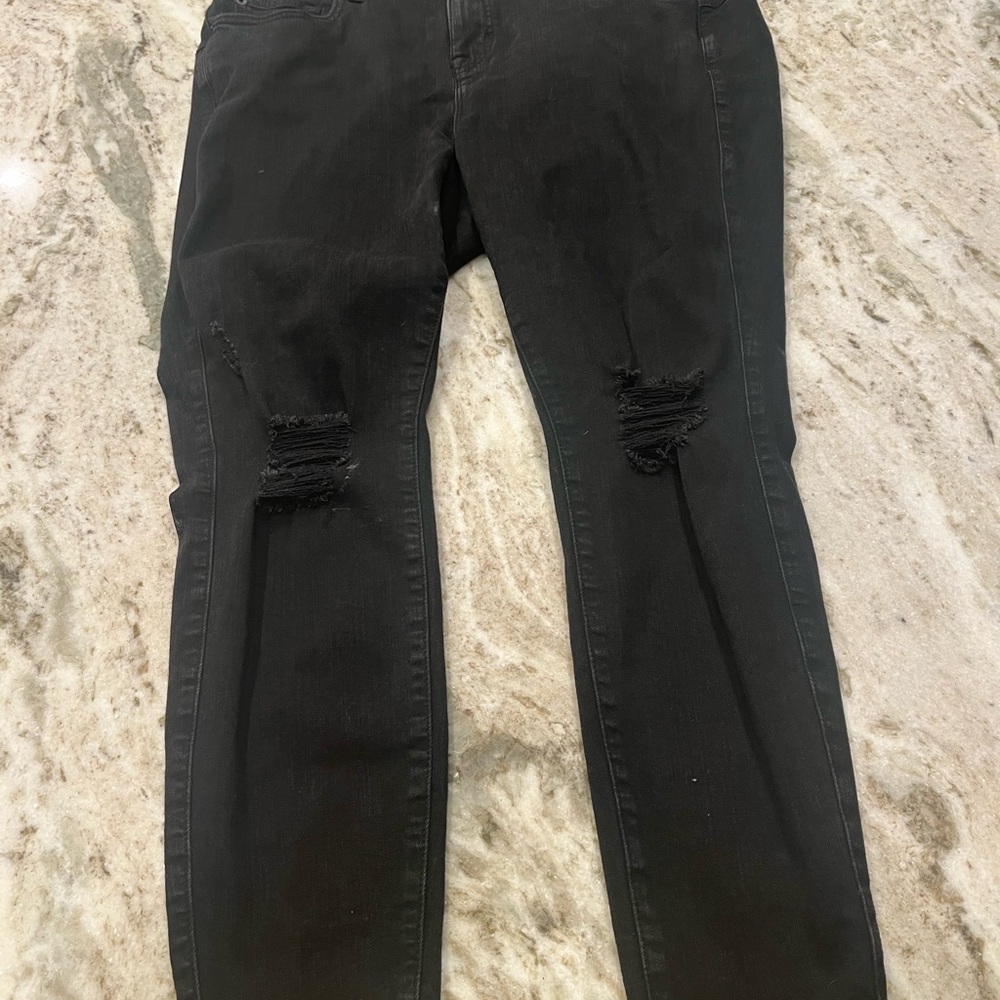 Torrid NWOTS Bombshell distressed skinny jeans in black size 16S